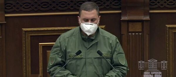 Замминистра обороны Армении Габриел Балаян на внеочередном заседании парламента (27 октября 2020). Еревaн - Sputnik Արմենիա