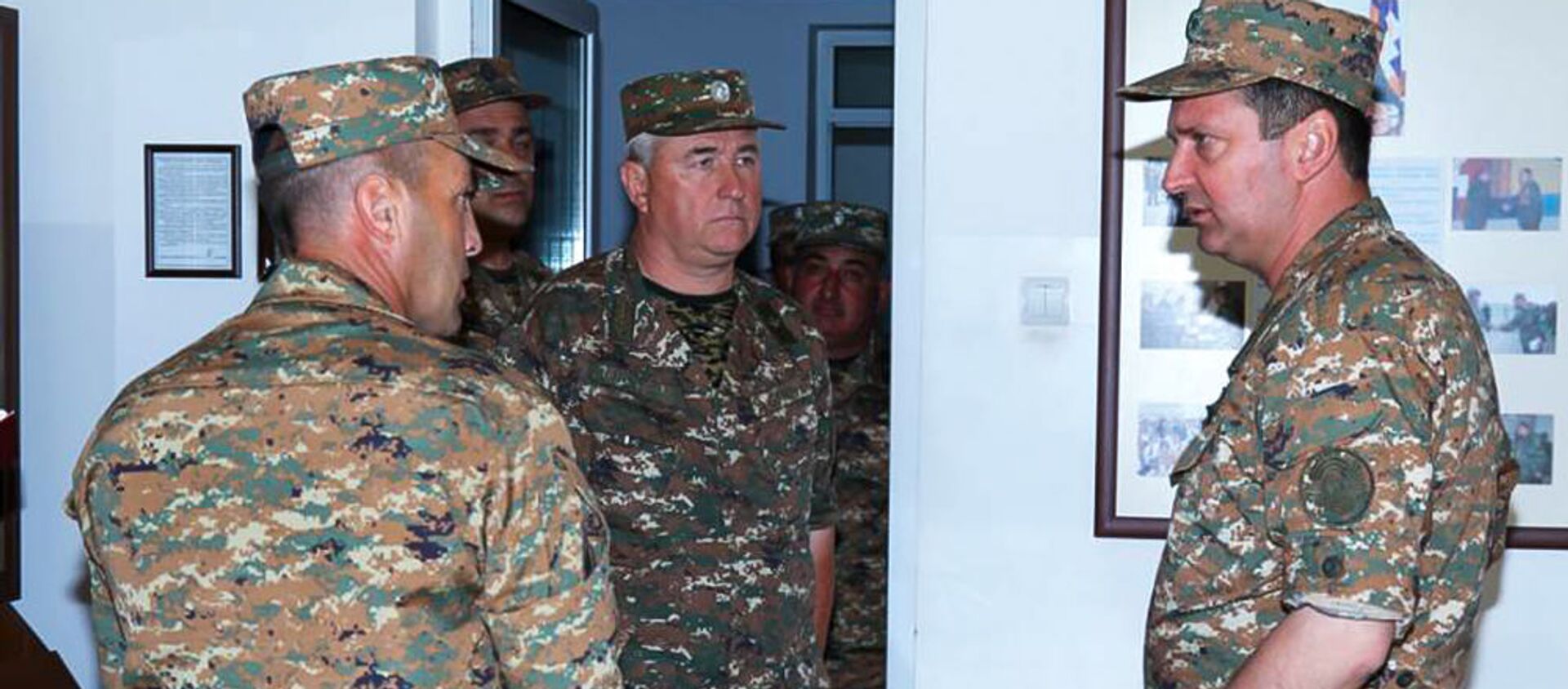 Командующий Армией обороны Карабаха Джалал Арутюнян посетил одну из воинских частей (29 июня 2020). Карабах - Sputnik Армения, 1920, 30.01.2021
