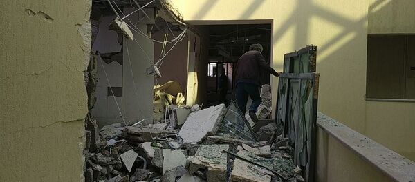 Последствия обстрела здания роддома в Степанакерте (28 октября 2020). Карабах Последствия обстрела здания роддома в Степанакерте (28 октября 2020). Карабах - Sputnik Армения