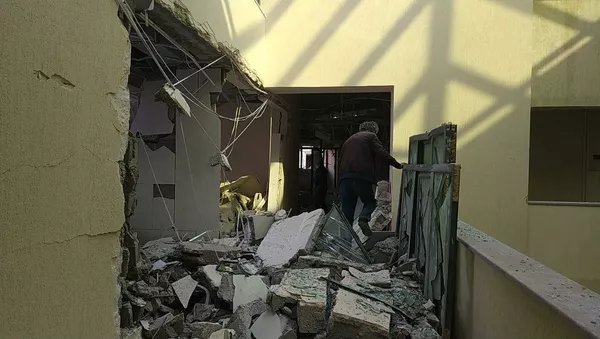 Последствия обстрела здания роддома в Степанакерте (28 октября 2020). Карабах