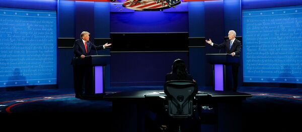 Кандидат в президенты США от Демократической партии Джо Байден и президент США Дональд Трамп принимают участие во второй президентской кампании 2020 года в дебатах в Университете Белмонт (22 октября 2020). Нэшвилль Кандидат в президенты США от Демократической партии Джо Байден и президент США Дональд Трамп принимают участие во второй президентской кампании 2020 года в дебатах в Университете Белмонт (22 октября 2020). Нэшвилль - Sputnik Արմենիա