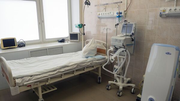 Палата интенсивной терапии для лечения больных коронавирусом в госпитале для ветеранов войн - Sputnik Армения
