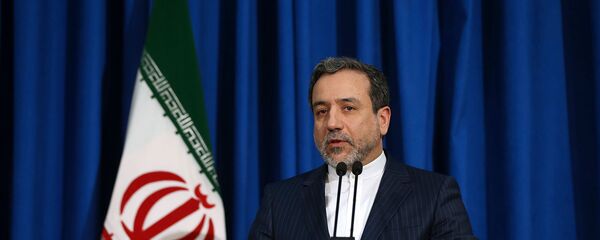 Заместитель министра иностранных дел Ирана Аббас Аракчи во время брифинга (15 января 2017). Тегеран Заместитель министра иностранных дел Ирана Аббас Аракчи во время брифинга (15 января 2017). Тегеран - Sputnik Армения