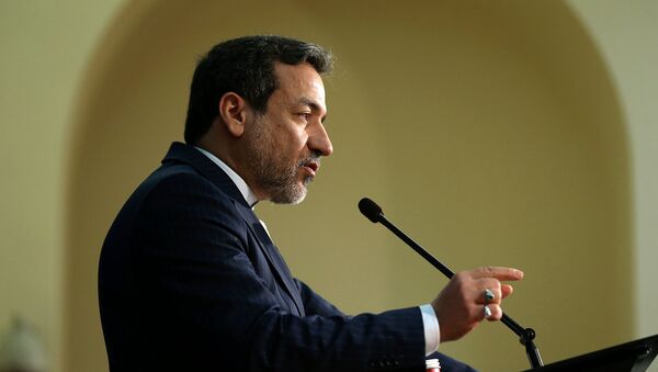 Заместитель министра иностранных дел Ирана Аббас Арагчи на пресс-конференции (15 января 2017). Тегеран - Sputnik Армения