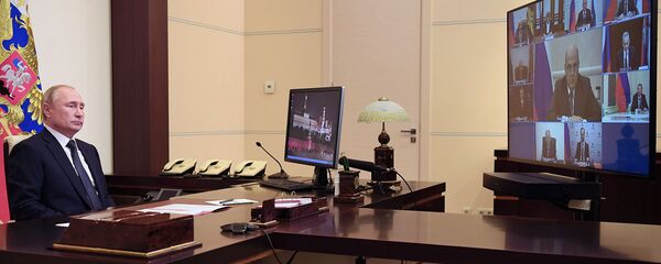 Президент России Владимир Путин проводит оперативное совещание с постоянными членами Совета безопасности РФ в режиме видеоконференции (30 октября 2020). Москвa - Sputnik Արմենիա