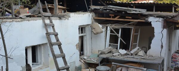 Гражданские объекты Степанакерта после ночного обстрела (31 октября 2020). Карабах - Sputnik Армения