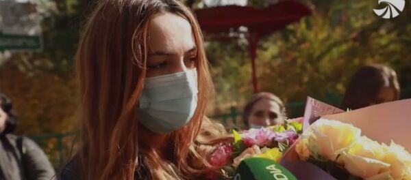 Ռազմաճակատից վերադարձած հոր ու նորածին դստեր առաջին հանդիպումը։ Ռազմաճակատից վերադարձած հոր ու նորածին դստեր առաջին հանդիպումը։ - Sputnik Արմենիա