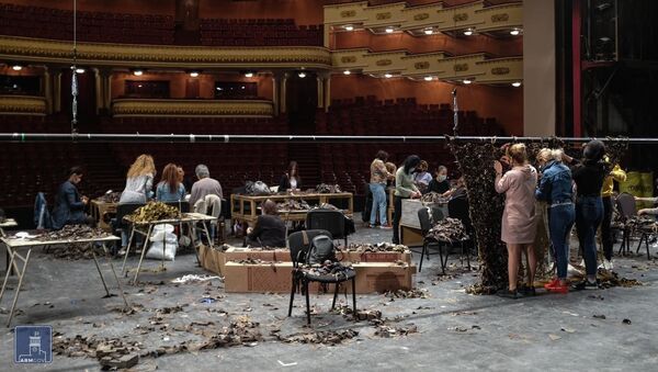 Сцена Национального академического театра оперы и балета - место изготовления маскировочных сеток - Sputnik Արմենիա