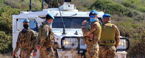 Миротворцы ООН возле автомобиля ООН недалеко от ливано-израильской границы (14 октября 2020). Южный Ливан Миротворцы ООН возле автомобиля ООН недалеко от ливано-израильской границы (14 октября 2020). Южный Ливан - Sputnik Արմենիա