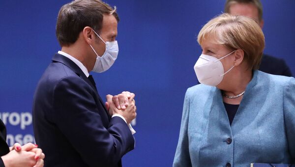 Канцлер Германии Ангела Меркель и президент Франции Эммануэль Макрон принимают участие в очном саммите ЕС (15 октября 2020). Брюссель - Sputnik Արմենիա