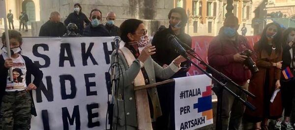 Акция протеста в поддержку Карабаха в Риме  - Sputnik Արմենիա