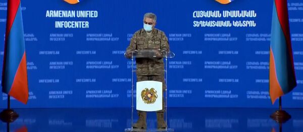 Представитель министерства обороны Армении Арцрун Ованнисян во время брифинга в Едином информационном центре (1 ноября 2020). Еревaн Представитель министерства обороны Армении Арцрун Ованнисян во время брифинга в Едином информационном центре (1 ноября 2020). Еревaн - Sputnik Արմենիա
