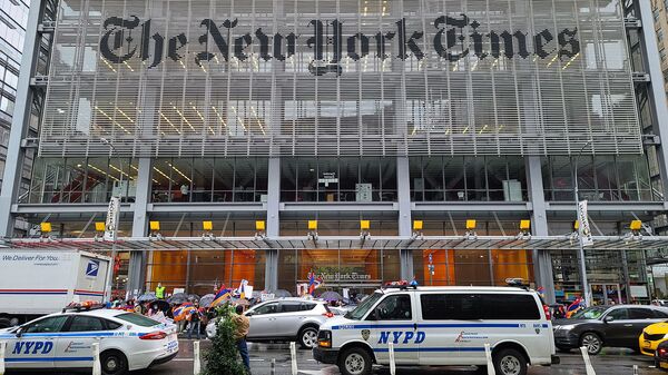 Статья, вызвавшая возмущение: армяне собрались на акцию возле редакции New York Times Статья, вызвавшая возмущение: армяне собрались на акцию возле редакции New York Times - Sputnik Армения