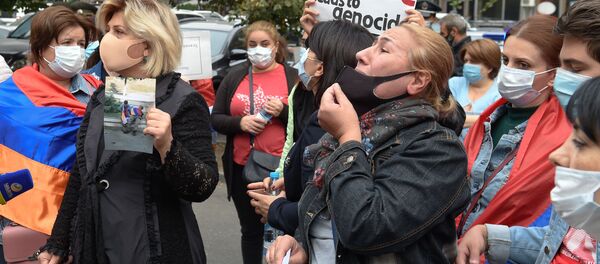 Акция протеста у здания ООН (2 ноября 2020). Еревaн - Sputnik Армения