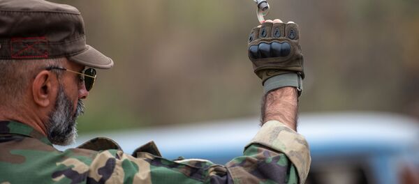 Боевая тренировка граждан в центре Искусство выживания - Sputnik Արմենիա