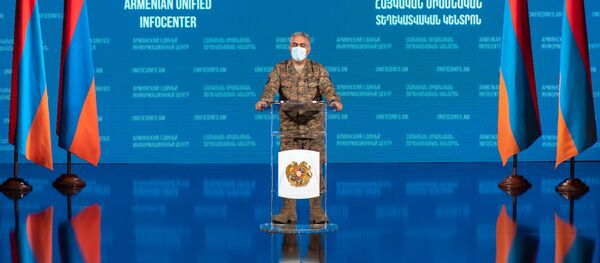 Представитель министерства обороны Армении Арцрун Ованнисян во время брифинга в Едином информационном центре (2 ноября 2020). Еревaн Представитель министерства обороны Армении Арцрун Ованнисян во время брифинга в Едином информационном центре (2 ноября 2020). Еревaн - Sputnik Արմենիա