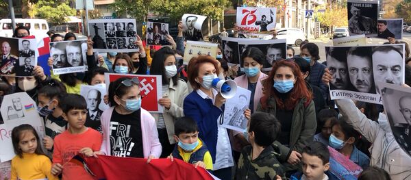 Акция карабахских женщины у посольства России - Sputnik Армения