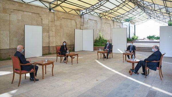 Президент Армен Саркисян принял заместителя мэра Парижа Ануш Торанян (3 ноября 2020). Еревaн - Sputnik Արմենիա