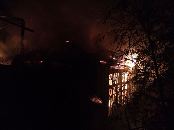 Последствия обстрела Шуши со стороны ВС Азербайджана: Инфоцентр выложил фотографии - Sputnik Армения