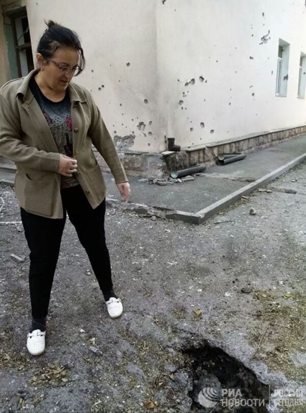 Миру интересен не Карабах, а деньги. Как выживают под обстрелами - Sputnik Армения