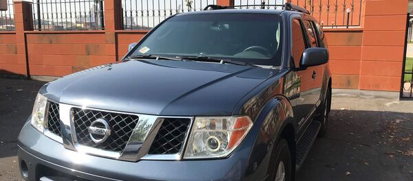 Личный автомобиль сотрудника КГД Армении, подаренный Армии Обороны Карабаха - Sputnik Արմենիա