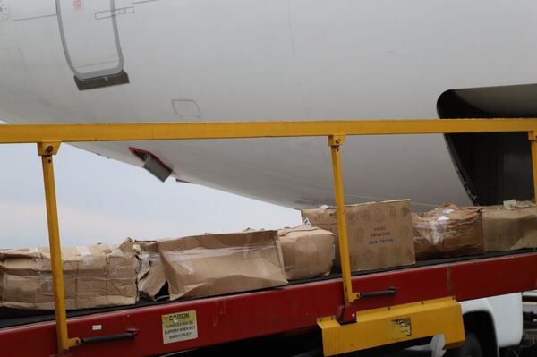 Из Пятигорска в Ереван доставлена очередная партия гуманитарной помощи - Sputnik Армения