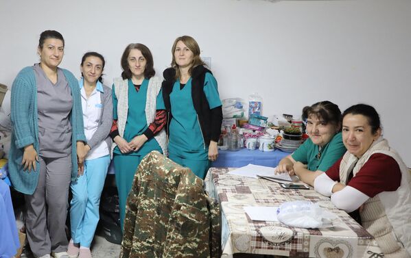 Сотрудники медицинской службы на передовой - Sputnik Армения