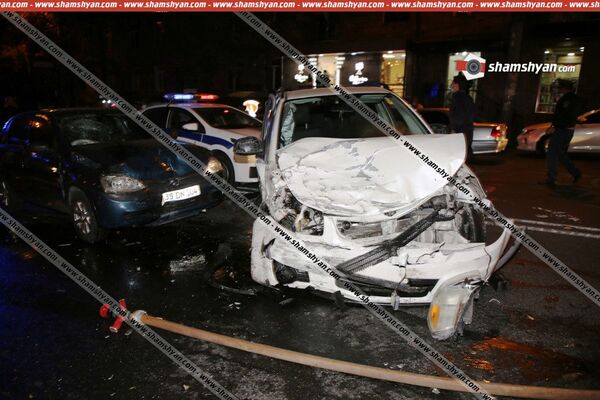 Крупное ДТП на пр. Баграмяна: двое погибли, еще несколько пострадали – фото - Sputnik Армения