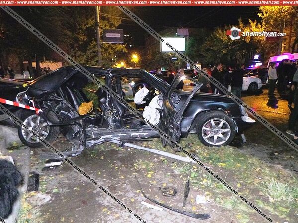 Крупное ДТП на пр. Баграмяна: двое погибли, еще несколько пострадали – фото - Sputnik Армения