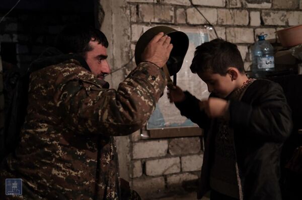 Ձեռքի ուժ, մարզումներ. 8-ամյա Միհրանի կյանքը Ստեփանակերտի ապաստարանում. լուսանկարներ - Sputnik Արմենիա