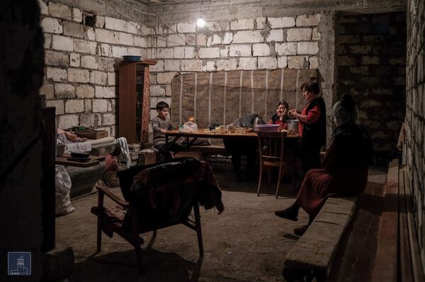 Ձեռքի ուժ, մարզումներ. 8-ամյա Միհրանի կյանքը Ստեփանակերտի ապաստարանում. լուսանկարներ - Sputnik Արմենիա