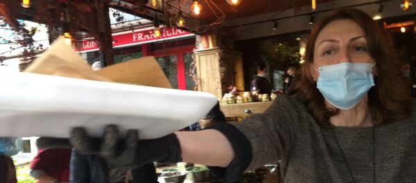 Գրող, հրապարակախոս Նարինե Աբգարյանը ժենգյալով հաց է պատրաստում Գրող, հրապարակախոս Նարինե Աբգարյանը ժենգյալով հաց է պատրաստում - Sputnik Արմենիա