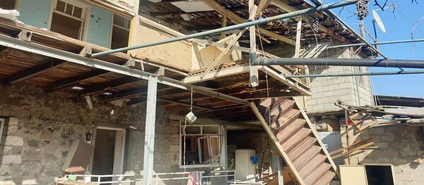 Гражданские инфраструктуры Степанакерта после обстрелов Гражданские инфраструктуры Степанакерта после обстрелов - Sputnik Արմենիա