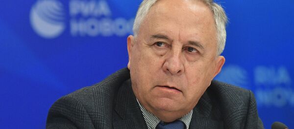 Главный научный сотрудник Института США и Канады Российской академии наук, профессор Виктор Супян во время круглого стола (3 октября 2019). Москвa - Sputnik Армения