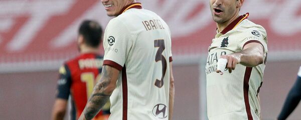 Полузащитник Ромы Генрих Мхитарян во время футбольного матча итальянской Серии А между командами Дженоа и Рома (8 ноября 2020). Генуя Полузащитник Ромы Генрих Мхитарян во время футбольного матча итальянской Серии А между командами Дженоа и Рома (8 ноября 2020). Генуя - Sputnik Արմենիա