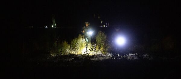 Поисковые работы на месте крушения российского вертолета Ми-24, сбитого в воздушном пространстве над территорией Армении вне зоны боевых действий (9 ноября 2020). Араратская область - Sputnik Армения