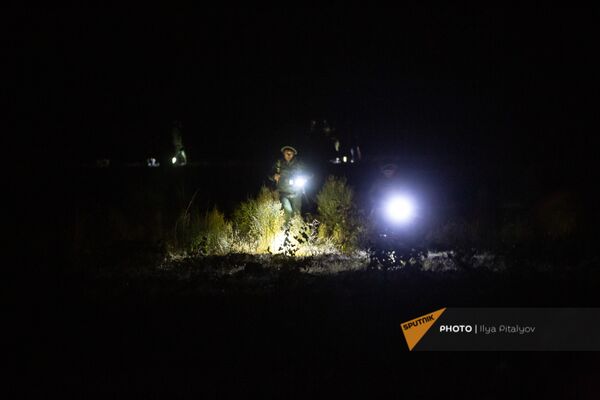 Место крушения сбитого российского вертолета МИ-24 оцеплено - эксклюзивные кадры из Ерасха - Sputnik Армения