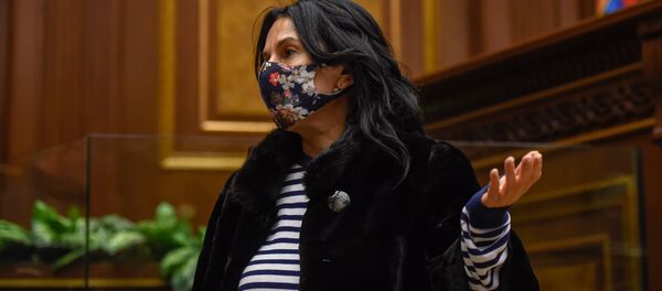 Депутат оппозиционной фракции Процветающей Армении Наира Зограбян в зале заседаний Парламента (10 ноября 2020). Еревaн - Sputnik Արմենիա