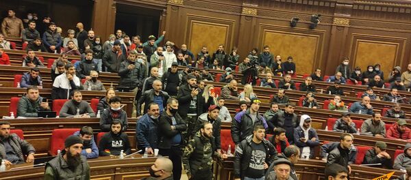 Քաոսային գիշեր Երևանում. նոյեմբերի 10-ի իրադարձությունների ժամանակագրությունը - Sputnik Արմենիա