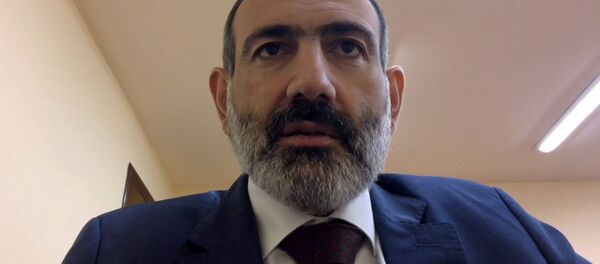 Выступление премьер-министра Никола Пашиняна в прямом эфире с объяснениями (10 ноября 2020). Еревaн - Sputnik Армения