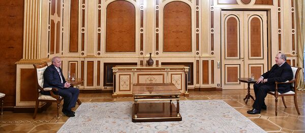 Встреча президента Армении Армена Саркисяна с послом России Сергеем Копыркиным (10 ноября 2020). Еревaн - Sputnik Արմենիա