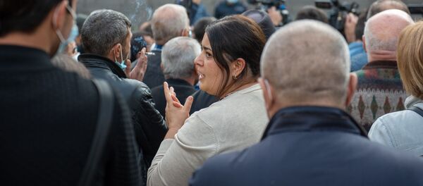 Ситуация у здания Парламента (10 ноября 2020). Еревaн Ситуация у здания Парламента (10 ноября 2020). Еревaн - Sputnik Армения