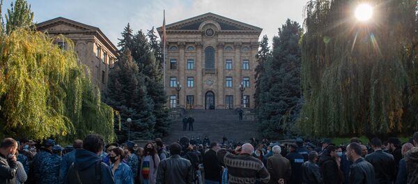  Ситуация у здания Парламента (10 ноября 2020). Еревaн - Sputnik Армения