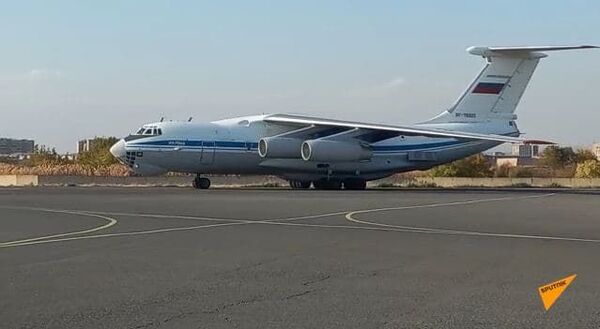 Прибытие бортов ВТА с контингентом МС в Армению - Sputnik Армения