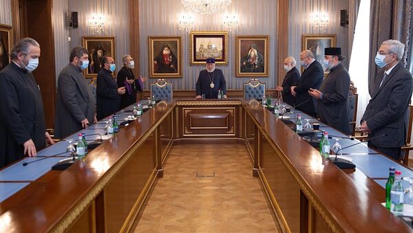 Собрание в Первопрестольном Святом Эчмиадзине под председательством Его Святейшества Гарегина II (10 ноября 2020). Эчмиадзин - Sputnik Армения