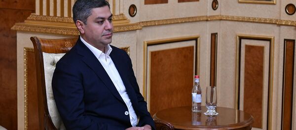 Руководитель партии Отечество Артур Ванецян на приеме у президент Армении в рамках совещаний с парламентскими и внепарламентскими партиями (10 ноября 2020). Еревaн - Sputnik Армения