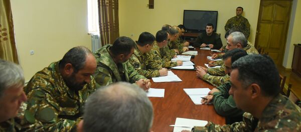 Встреча президента НКР Араика Арутюняна с высшим командным составом в Минобороны (11 ноября 2020). Степанакерт Встреча президента НКР Араика Арутюняна с высшим командным составом в Минобороны (11 ноября 2020). Степанакерт - Sputnik Արմենիա