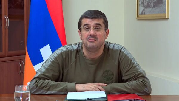 Президент Карабаха Араик Арутюнян в прямом эфире обратился к гражданам Карабаха (11 ноября 2020). Карабах - Sputnik Армения