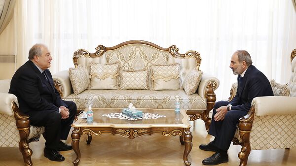 Встреча премьер-министра Никола Пашиняна и президента Армена Саркисяна (12 ноября 2020). Еревaн - Sputnik Армения