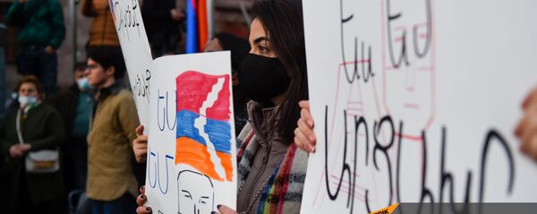 Ситуация у здания Матенадарана на проспекте Маштоца (12 ноября 2020). Еревaн Ситуация у здания Матенадарана на проспекте Маштоца (12 ноября 2020). Еревaн - Sputnik Արմենիա